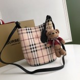 Burberry Haymarket(out) bucket bag/black