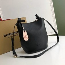 Burberry Haymarket(in) bucket bag/black