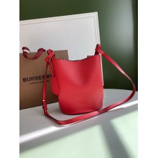 Burberry Haymarket(in) bucket bag/red