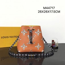 Louis Vuitton NeoNoe Monogram Giant Jungle M44717