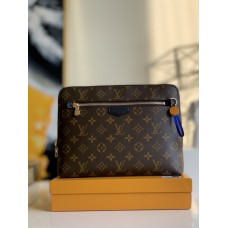 Louis Vuitton New Pouch Monogram M60417