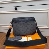 Louis Vuitton Trio Messenger G66 in Brown M69443