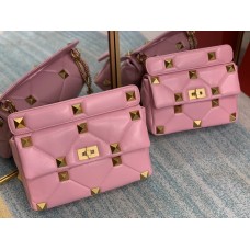 Valentino Garavani Roman Stud The Shoulder Bag 2060 Pink