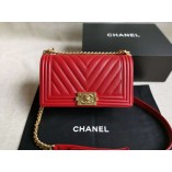 Chanel Le Boy V line Medium bag Caviar red with golden hardware