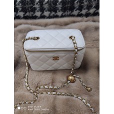 Chanel Clutch With Chain Lambskin AP2303 White