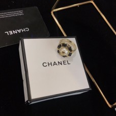 Chanel Simple And Versatile Ring